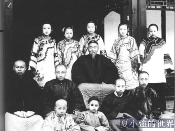 李鴻章的屍骨被掛拖拉機後面示眾,遺骸散盡