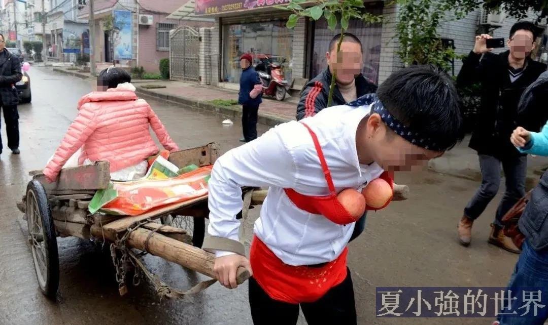 低俗婚鬧