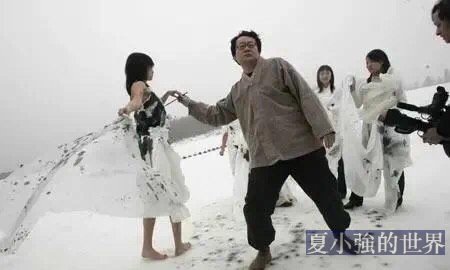 四川美院教授張強