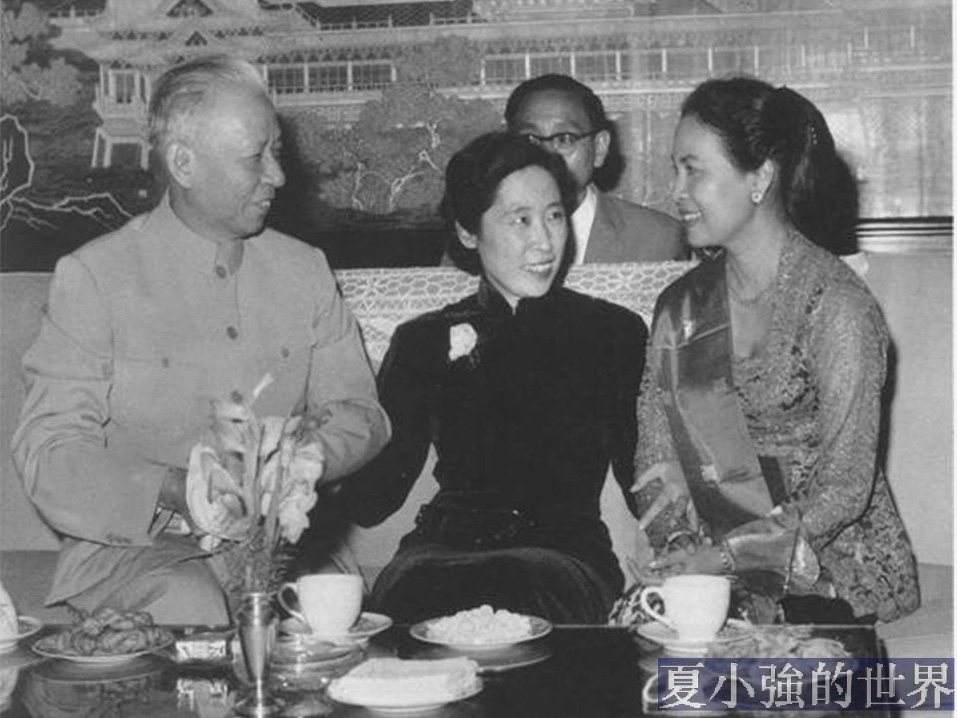 453-2018年天象 逆天而為痛悔遲70：1962～1965──土兩守女金水纏，龍鳳麗天落深淵