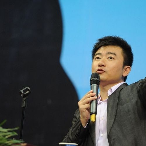夏小強：芮成鋼越來越傻了