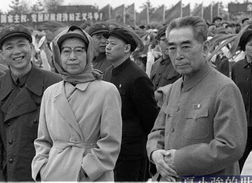 周恩來與江青共舞 關系不一般