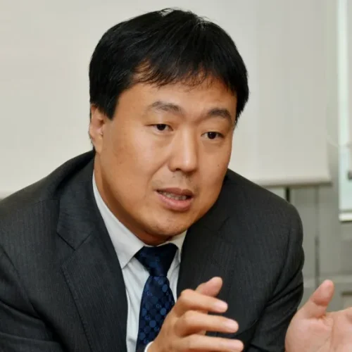 高善文博士稱「年輕人可以洗洗睡了」的話已經應驗